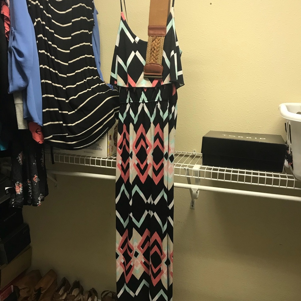 Maxi dress with belt